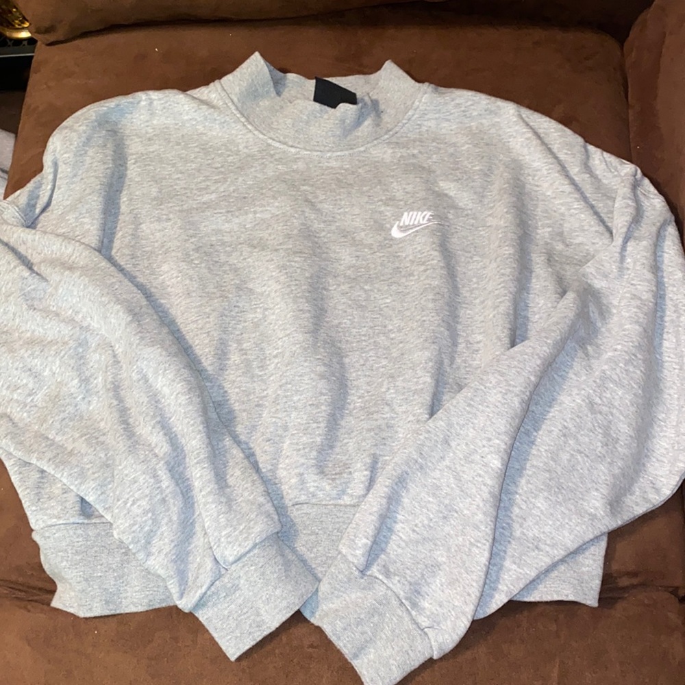 cropped nike sweatshirt